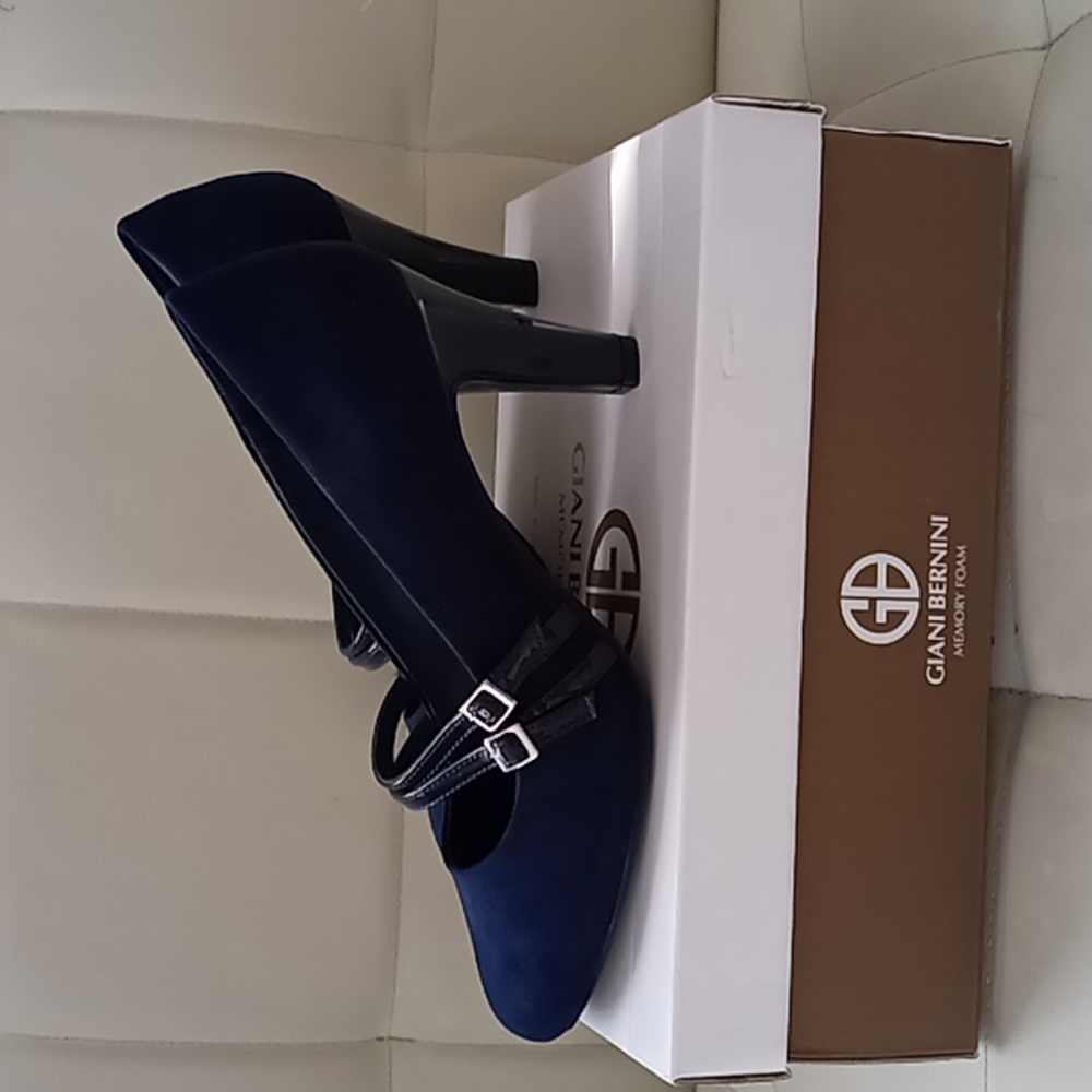 Giani Bernini Vallaria Deep Midnight Memory Form Size 9M